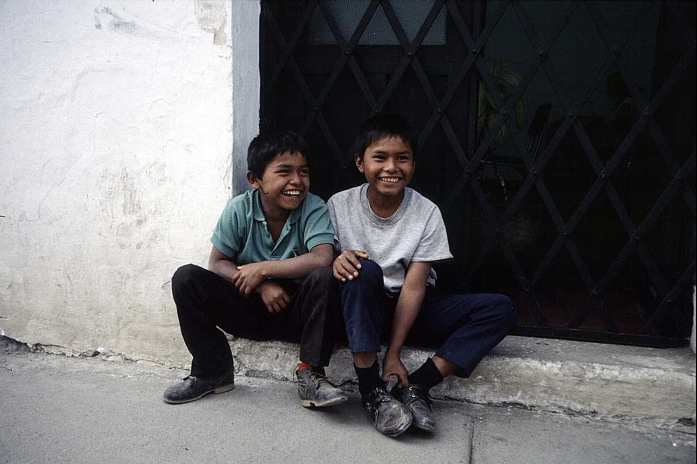 Zwei Kinder in Popayan - Kolumbien